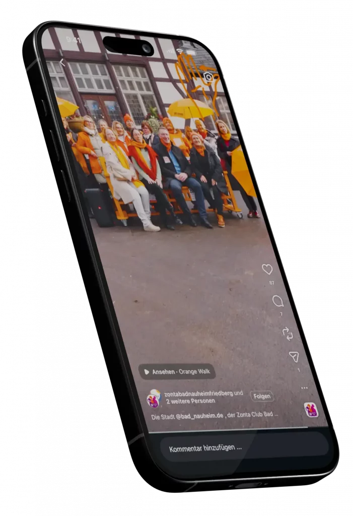 Smartphone mit Darstellung eines Instagram-Reels.